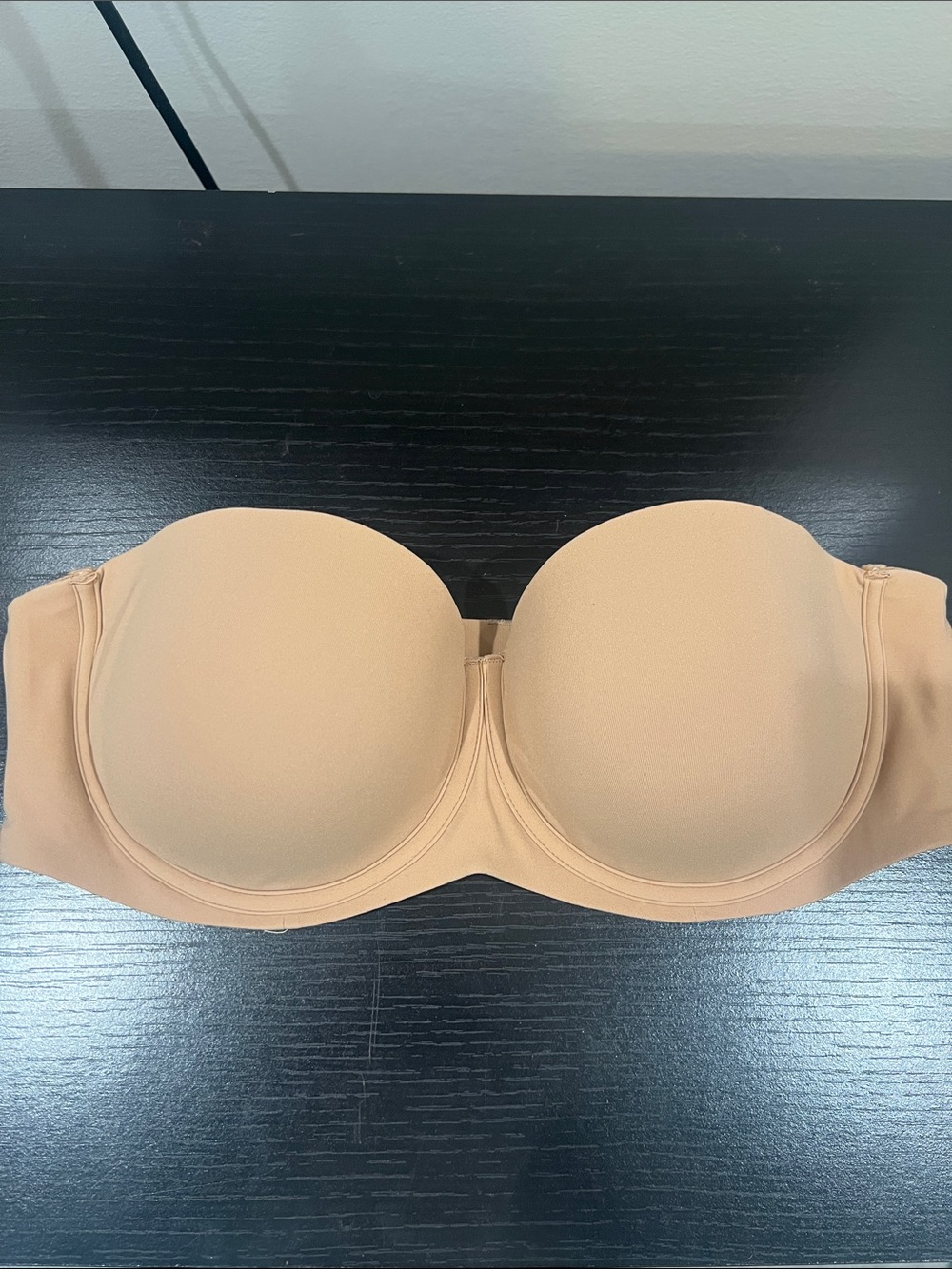 SKIMS Strapless Nude Smooth Bra